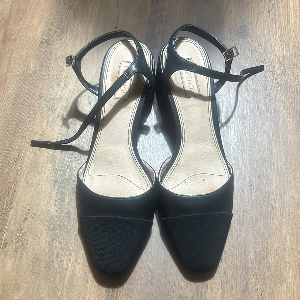 New Tooshop Black Strappy Heels looks just like the Chanel - Picture 2 of 6